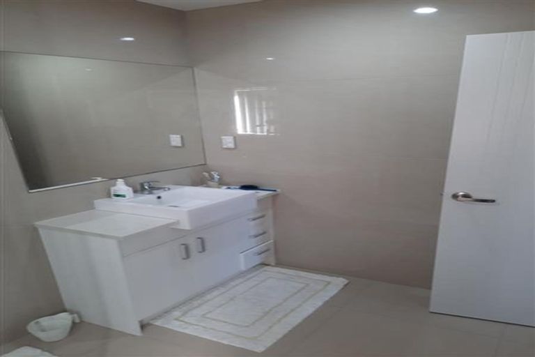 Photo of property in 17 Rosewell Crescent, Flat Bush, Auckland, 2019