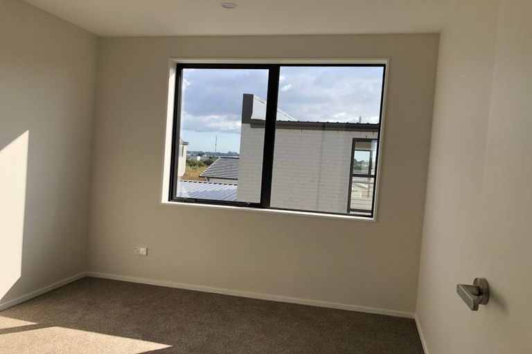 Photo of property in 14b Hollowout Street, Takanini, 2112