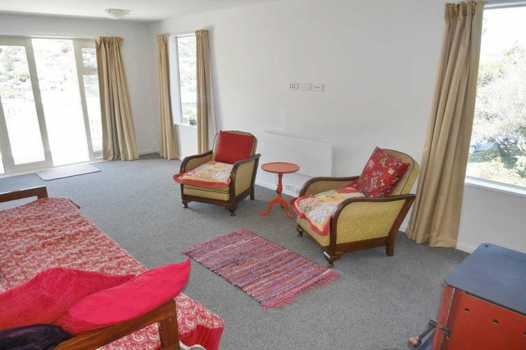 Photo of property in 1 Hawkhurst Road, Lyttelton, 8082