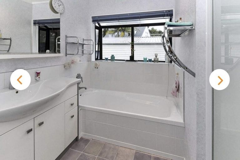 Photo of property in 7 Chrisarda Place, Red Hill, Papakura, 2110