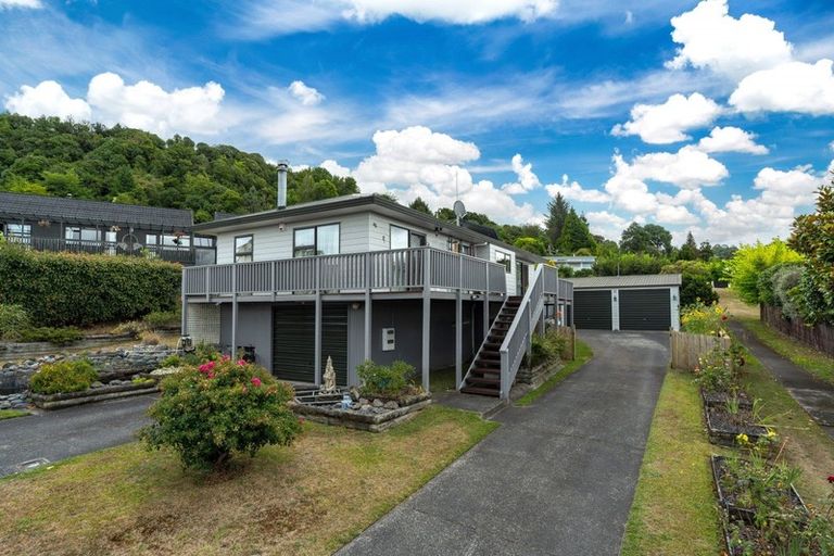 Photo of property in 18 Shera Street, Acacia Bay, Taupo, 3330