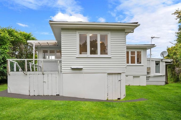 Photo of property in 1/63 Arran Road, Browns Bay, Auckland, 0630