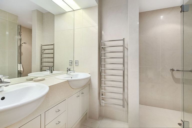 Photo of property in Semple House, 1b/84 Oriental Parade, Oriental Bay, Wellington, 6011