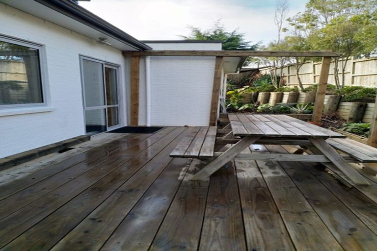 Photo of property in 45 Dawood Place, The Gardens, Auckland, 2105