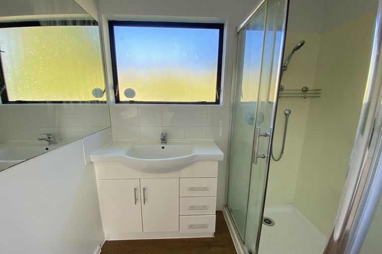 Photo of property in 6/17a Idesia Place, Totara Heights, Auckland, 2105