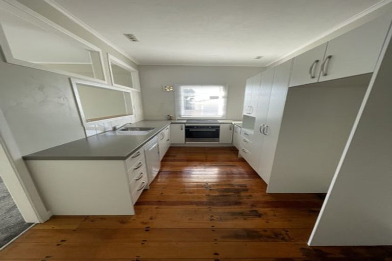 Photo of property in 11 Tane Street, New Lynn, Auckland, 0600