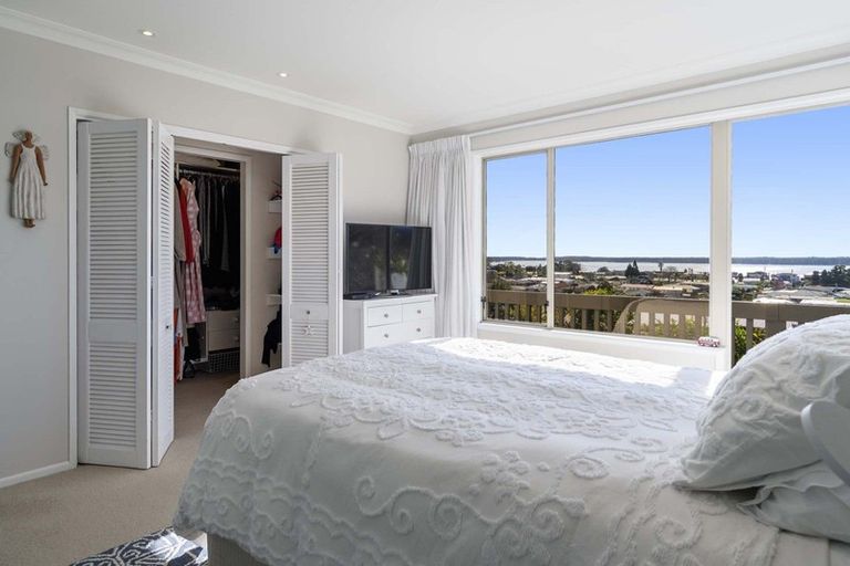 Photo of property in 18 Hinewa Road, Otumoetai, Tauranga, 3110