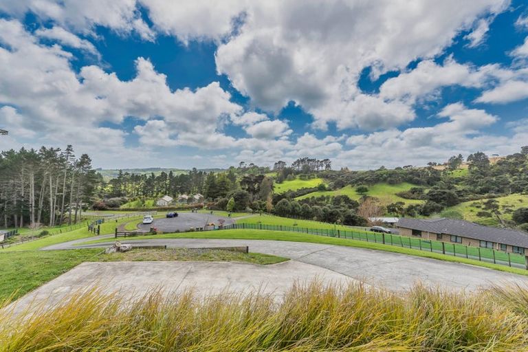 Photo of property in 66 Manuka Grove, Helensville, 0875