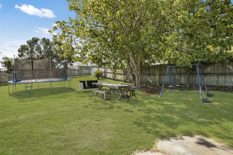 Photo of property in 14 Mason Street, New Lynn, Auckland, 0600