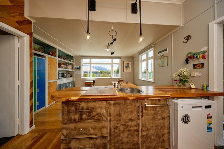 Photo of property in 219 Beach Road, Kaikoura, 7300