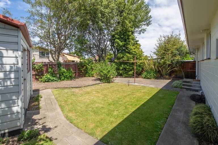 Photo of property in 2/5a Brogar Place, Casebrook, Christchurch, 8051