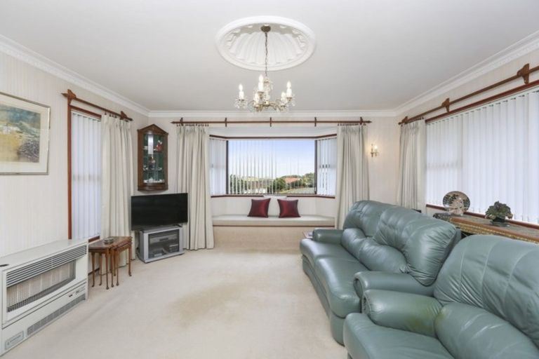 Photo of property in 9 Tiverton Crescent, Whalers Gate, New Plymouth, 4310