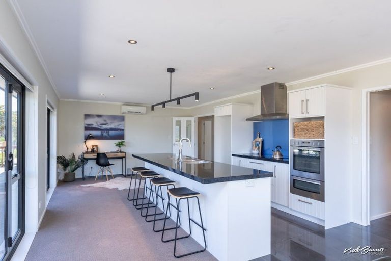 Photo of property in 43 Percy Kinsman Crescent, Riverstone Terraces, Upper Hutt, 5018