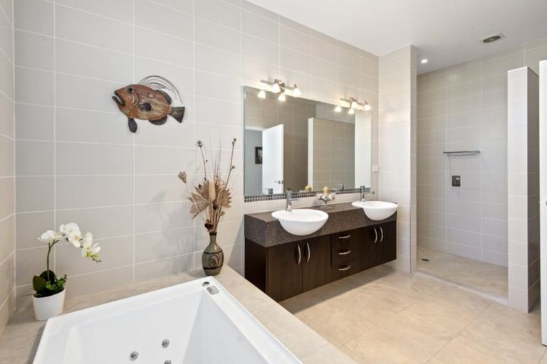 Photo of property in 45 One Tree Point Road, One Tree Point, 0118