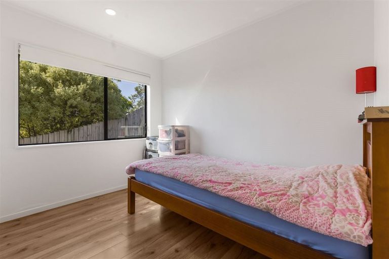 Photo of property in 66a Trias Road, Totara Vale, Auckland, 0629