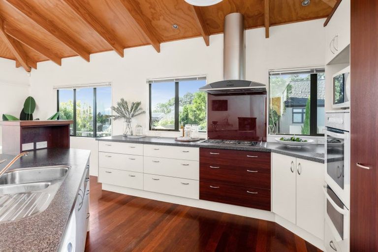 Photo of property in 81 Hikanui Drive, Havelock North, 4130