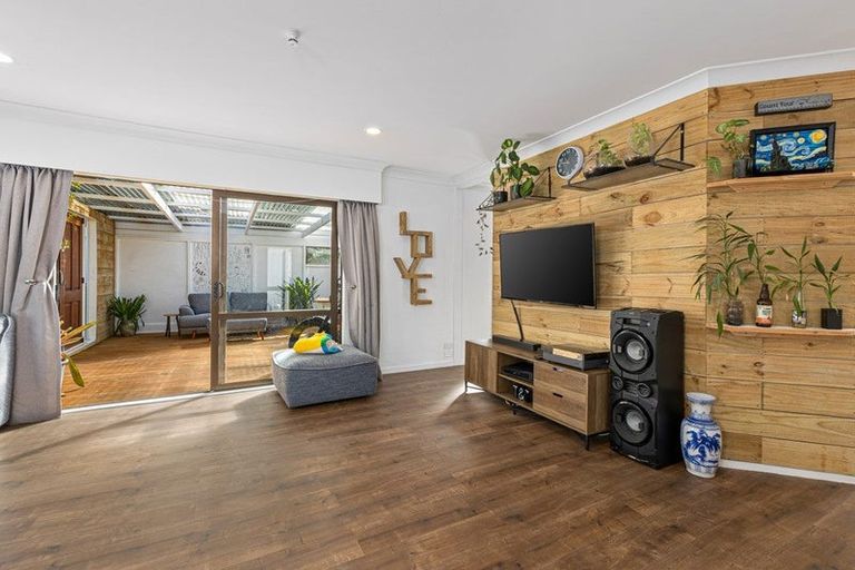 Photo of property in 2/26 Forest Hill Road, Henderson, Auckland, 0612