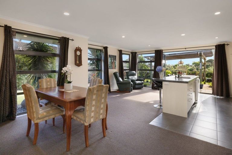 Photo of property in 34 Carrington Drive, Papamoa Beach, Papamoa, 3118