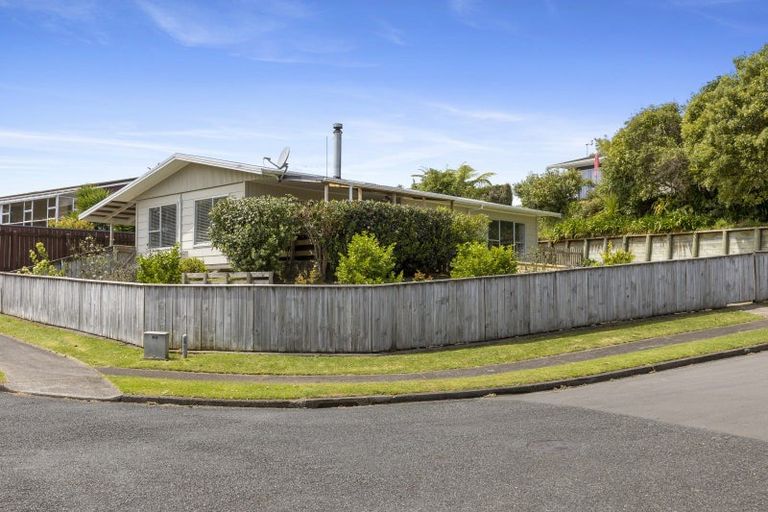 Photo of property in 1 Ross Place, Blagdon, New Plymouth, 4310