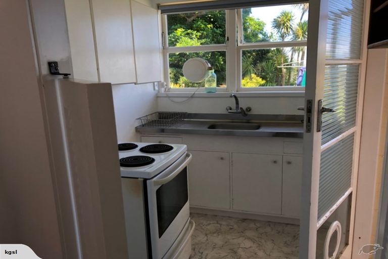 Photo of property in 24 Grendon Road, Titirangi, Auckland, 0604