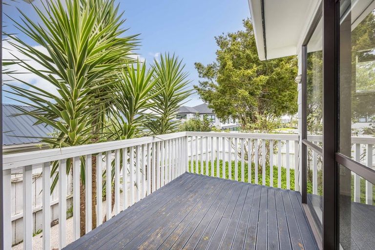 Photo of property in 15a Correa Court, Goodwood Heights, Auckland, 2105