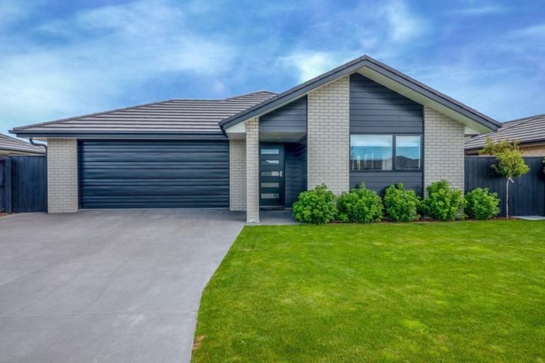 Photo of property in 8 Merino Street, Marshland, Christchurch, 8083