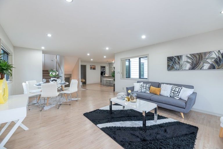 Photo of property in 45 Forrest Hill Road, Milford, Auckland, 0620