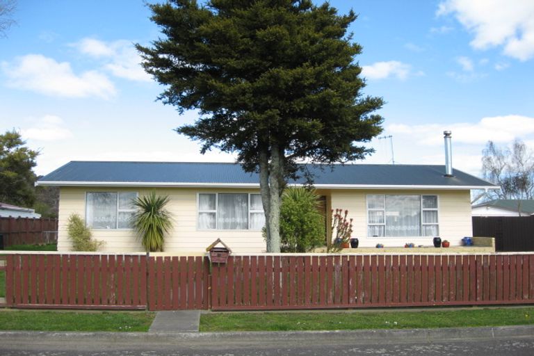 Photo of property in 3 Edward Street, Bulls, 4818