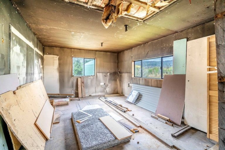 Photo of property in 882 Tahakopa Valley Road, Tahakopa, Owaka, 9586