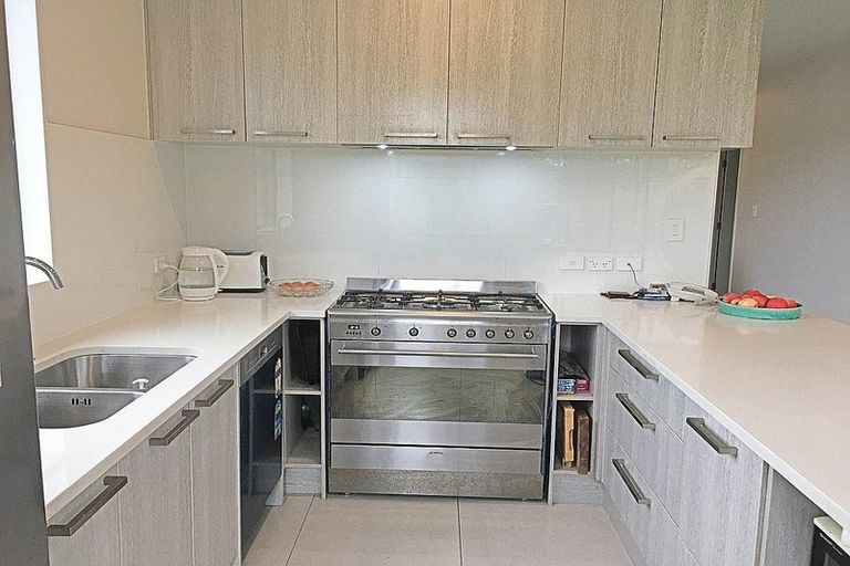 Photo of property in 8 Stile Place, Pukekohe, 2120