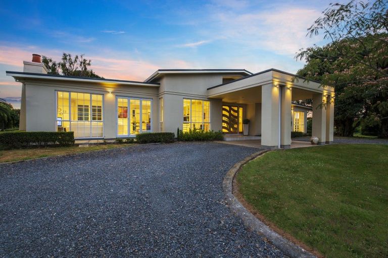 Photo of property in 15 Tarahunga Road, Levin, 5571