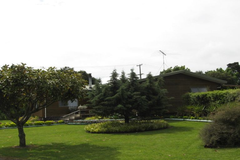 Photo of property in 1 Rosella Grove, Waimauku, 0812