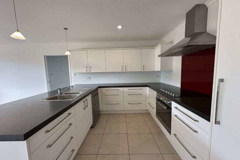 Photo of property in 14 Horokaka Place, Papamoa Beach, Papamoa, 3118