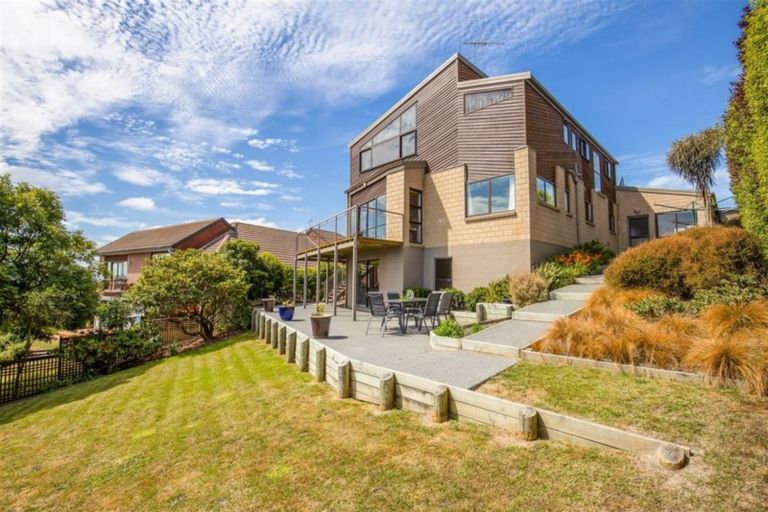 Photo of property in 40 Ravensdale Rise, Westmorland, Christchurch, 8025