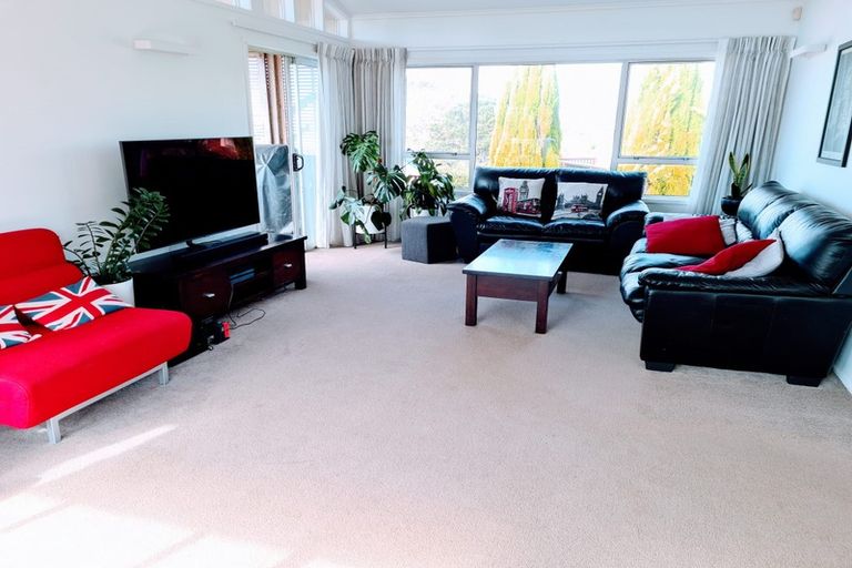 Photo of property in 2/42 Knightsbridge Drive, Forrest Hill, Auckland, 0620