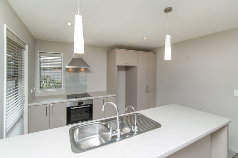 Photo of property in 18 Munich Place, Bromley, Christchurch, 8062