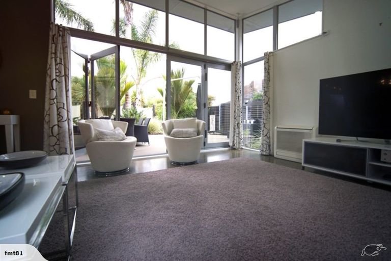 Photo of property in 40 Valley Road, Pukekohe, 2120