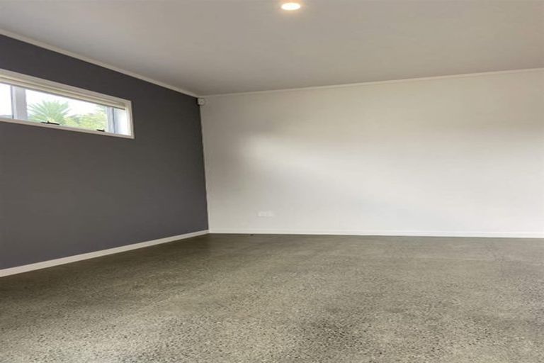 Photo of property in 7 Cornwall Street, Te Atatu South, Auckland, 0610