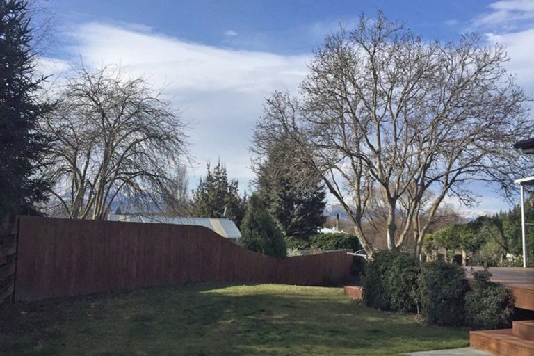 Photo of property in 3 Templeton Street, Albert Town, Wanaka, 9305