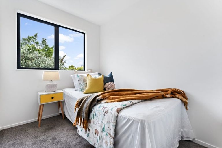 Photo of property in 3/81 Vodanovich Road, Te Atatu South, Auckland, 0610