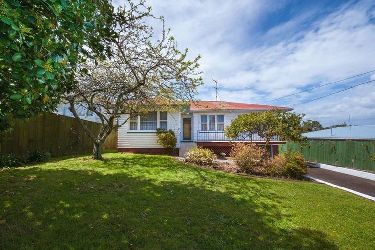 Photo of property in 16 Thompson Terrace, Manurewa, Auckland, 2102