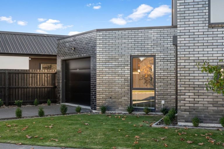 Photo of property in 17 Eminence Drive, Northwood, Christchurch, 8051