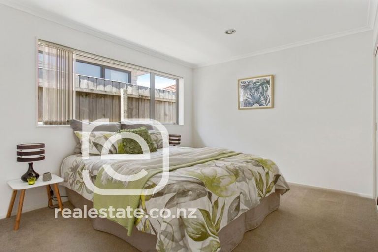 Photo of property in 33 Whekau Drive, Takanini, 2112