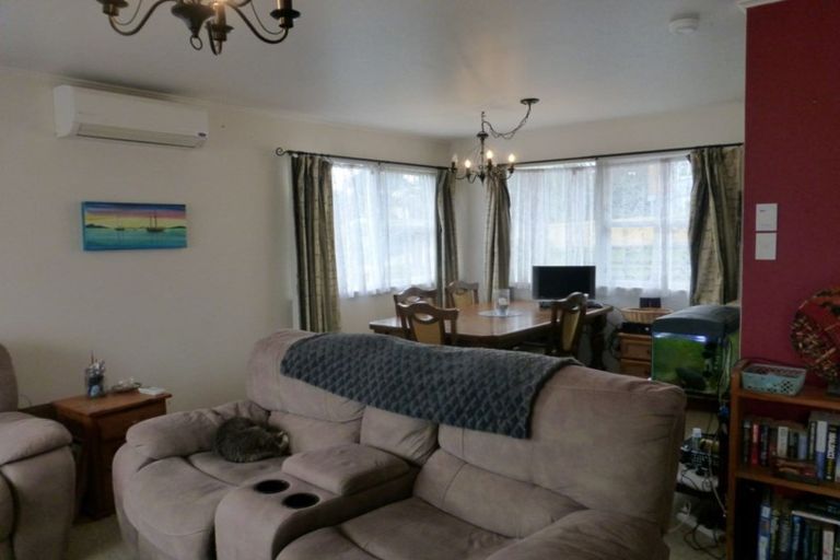 Photo of property in 46 La Rosa Street, Green Bay, Auckland, 0604