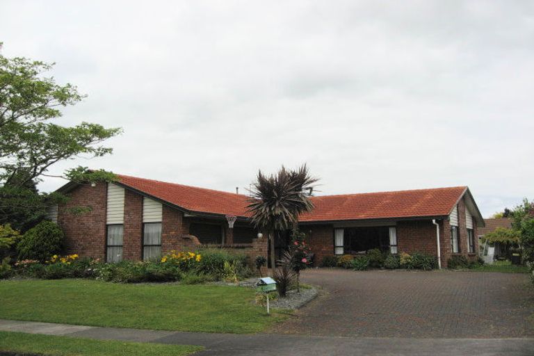 Photo of property in 6 Cadenza Place, Conifer Grove, Takanini, 2112