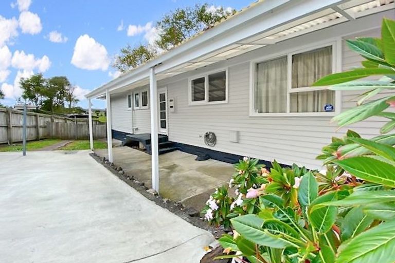 Photo of property in 30 Leaver Place, Weymouth, Auckland, 2103