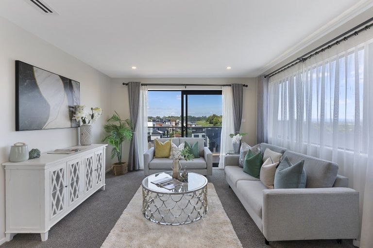 Photo of property in 345 Flat Bush School Road, Flat Bush, Auckland, 2019
