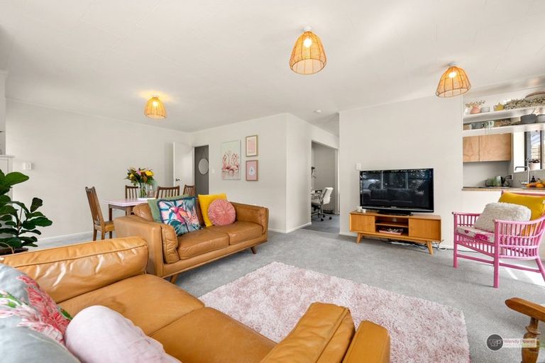 Photo of property in 1/44 Cruickshank Road, Clouston Park, Upper Hutt, 5018