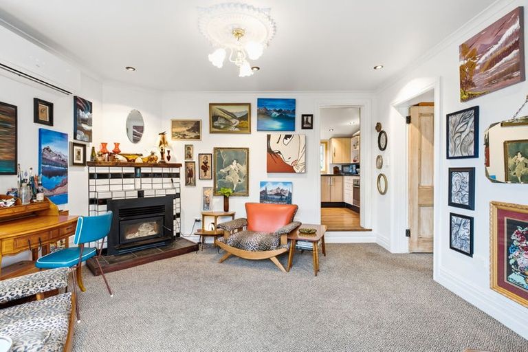 Photo of property in 47 Hawkhurst Road, Lyttelton, 8082