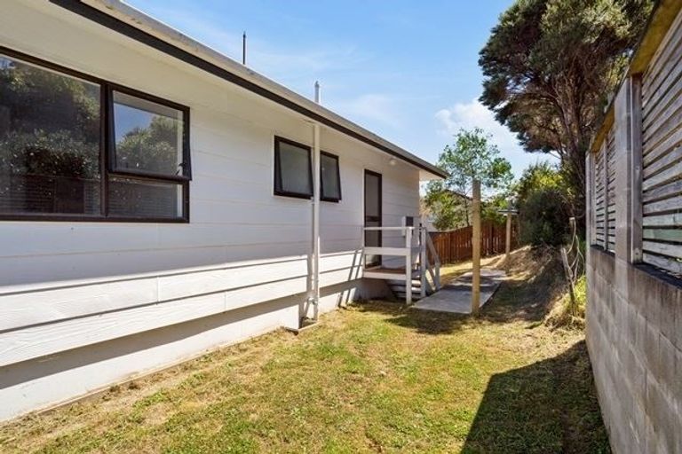 Photo of property in 49a Albatross Close, Whitby, Porirua, 5024